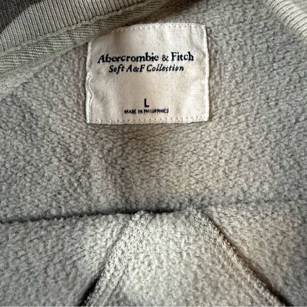 Abercrombie & Fitch Soft A&F Collection Gray and Olive Camo Crew Sweatshirt - Picture 7 of 12